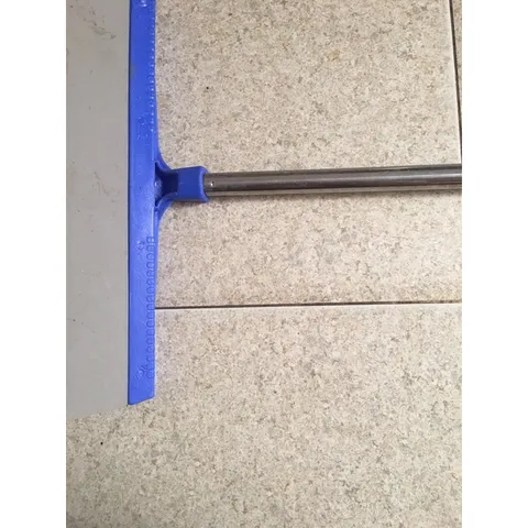 Cây gạt nước đẩy sàn nhà sạch bóng Bodoca cán thẳng dài 1m40