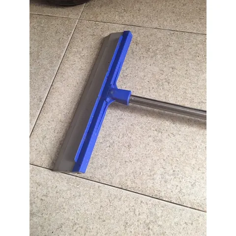 Cây gạt nước đẩy sàn nhà sạch bóng Bodoca cán thẳng dài 1m40