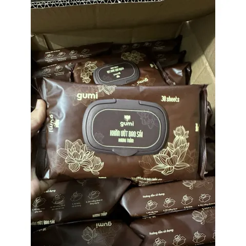 Khăn ướt bao sái hương trầm Gumi mềm nhẹ nhàng làm sạch các vật phẩm thờ cúng( gói 30 tờ )
