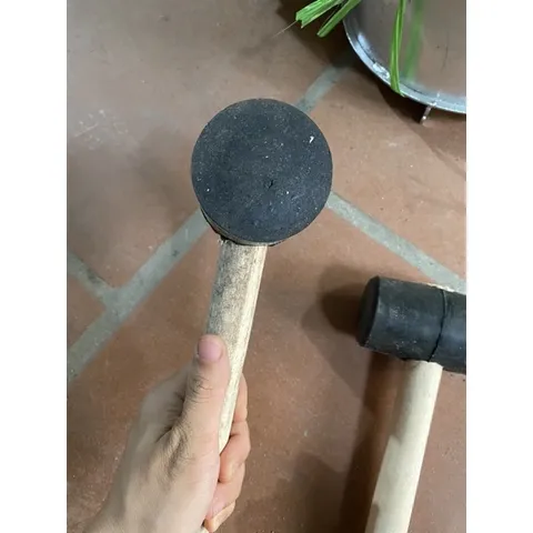Búa cao su cỡ trung và cỡ đại