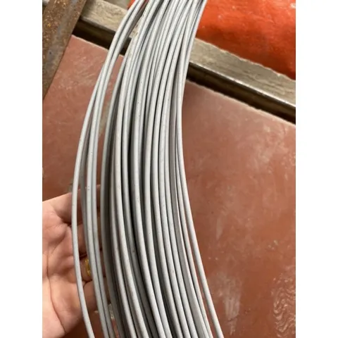 10 Mét dây thép bọc nhựa màu ghi xám không rỉ loại 3,5 li uốn dẻo