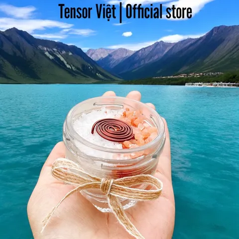 Hũ muối phong thuỷ (muối hồng + muối trắng) kết hợp xoắn đồng đỏ để trong phòng, bàn làm việc chiêu tài, trừ tà