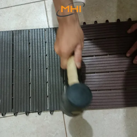 Phụ Kiện Búa Cao Su Thi Công  - Tấm sàn ban công, Vỉ lót gara, nhà tắm, hồ bơi