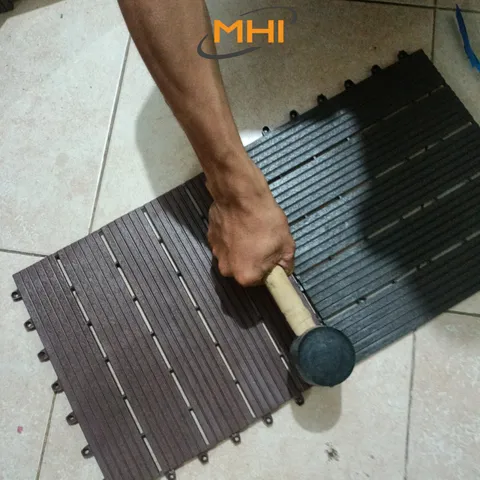 Phụ Kiện Búa Cao Su Thi Công  - Tấm sàn ban công, Vỉ lót gara, nhà tắm, hồ bơi
