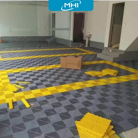 Tấm lót chịu lực gara ô tô ,Tấm nhựa PP trải sàn,lót sàn rửa xe/ trung tâm chăm sóc xe ô tô