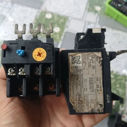 đuôi nhiệt chống quá tải động cơ tháo máy hãng fuji telemecanique moeller Mitsubishi schneider 0.5 50A 3 pha