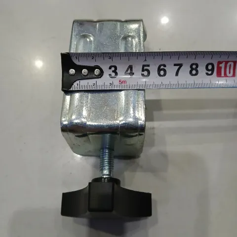 kẹp bàn ốc m10 dày 5mm tháo máy tay vặn nhựa hàng mới