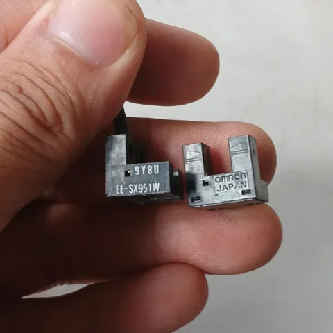 sensor cảm biến quang càng cua các hãng Panasonic PM-L25 L45 L45 P T45 5-24V hai ngõ ra đảo trạng thái tháo máy