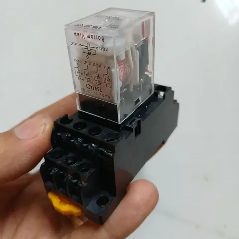 [kèm đế] rờ le relay trung gian kiếng  220V 24V các hãng omron Schneider  MY2 MY4N MY2N-GS MY2N-J