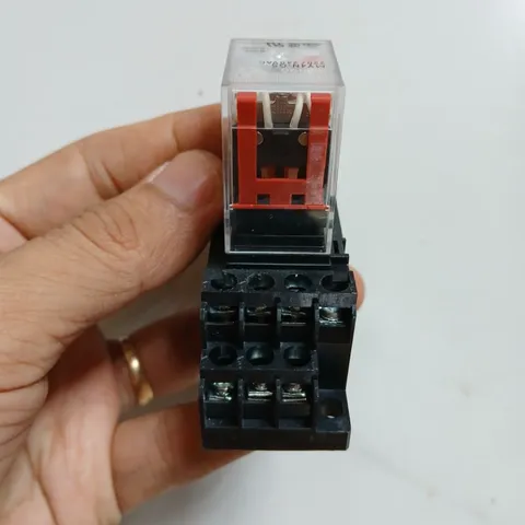 [kèm đế] rờ le relay trung gian kiếng  220V 24V các hãng omron Schneider  MY2 MY4N MY2N-GS MY2N-J