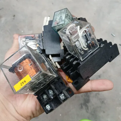 [kèm đế] rờ le relay trung gian kiếng  220V 24V các hãng omron Schneider  MY2 MY4N MY2N-GS MY2N-J