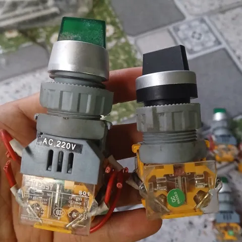công tắc xoay switch gạt giữ vị trí on off 2 3 4 vị trí nhiều hãng