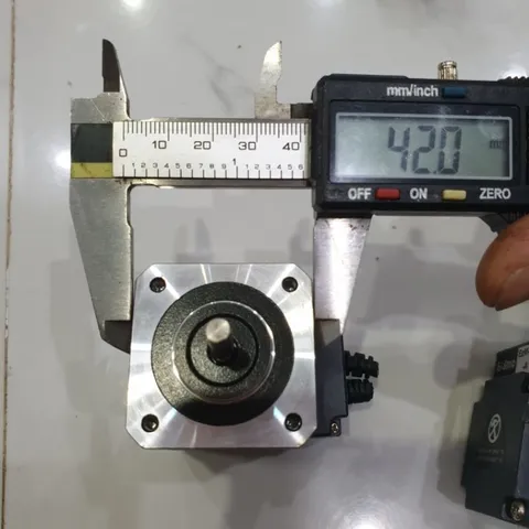 động cơ ezi servo mã 42L 42M ezm2 24vd trục 5mm chế hàn gọt cell pin