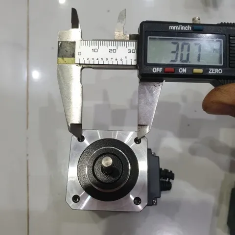 động cơ ezi servo mã 42L 42M ezm2 24vd trục 5mm chế hàn gọt cell pin