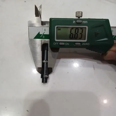 2 cái panme nhỏ đen hành trình 10mm tháo máy có khóa cài đặt vị trí