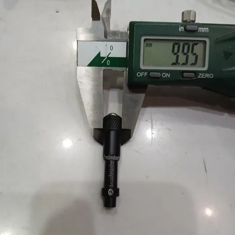 2 cái panme nhỏ đen hành trình 10mm tháo máy có khóa cài đặt vị trí