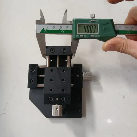 bàn trượt xy nhôm tháo máy hành trình 20mm ren mịn tháo máy