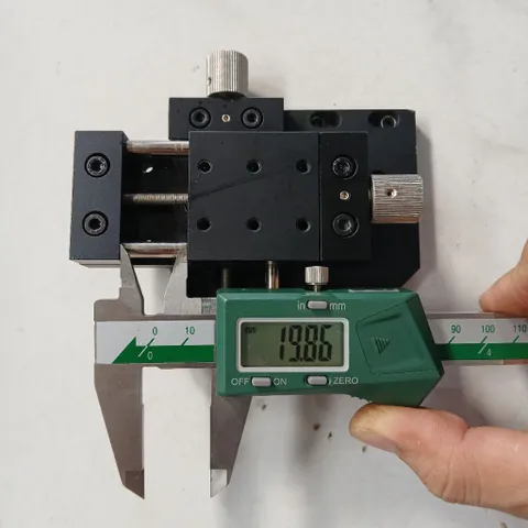 bàn trượt xy nhôm tháo máy hành trình 20mm ren mịn tháo máy