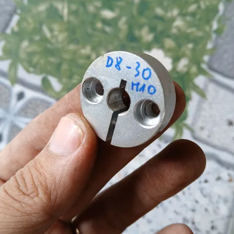 khóa trục phi 8
