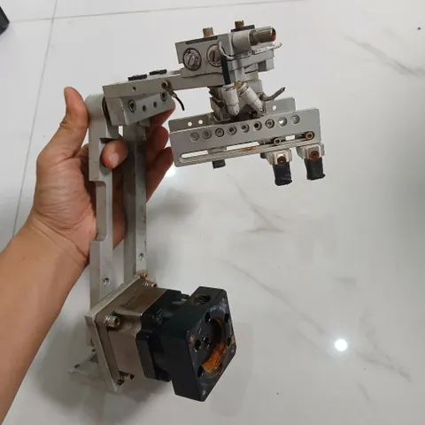cụm tay gắp đặt xi lanh kẹp xoay kèm hộp số giảm tốc 1/10 step 57 tháo máy