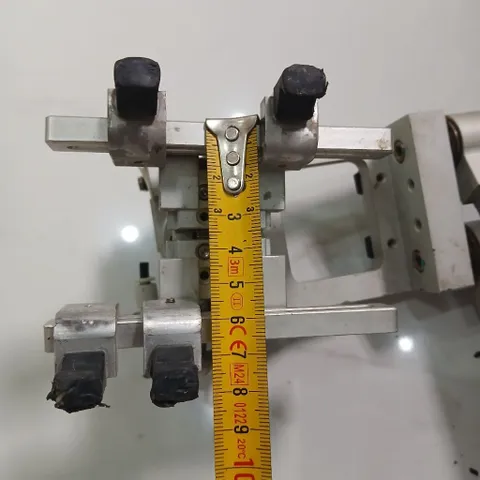 cụm tay gắp đặt xi lanh kẹp xoay kèm hộp số giảm tốc 1/10 step 57 tháo máy