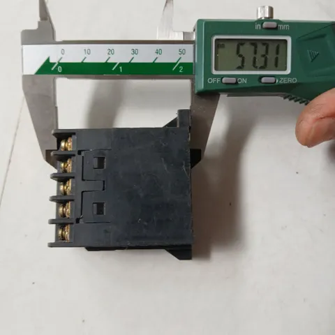 [12VAC] khởi động từ  contactor 3 pha 3NO 1NC bãi