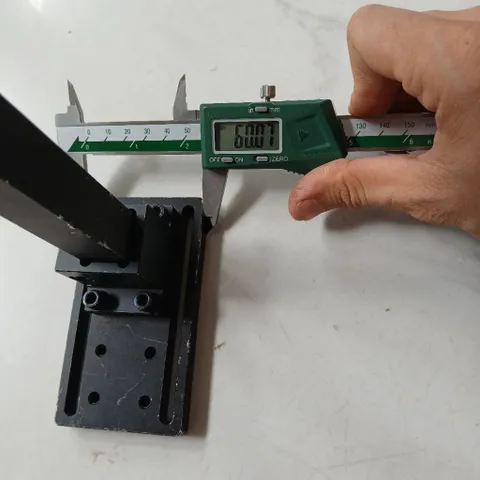 [300mm] chân trụ nhôm rỗng đứng có thước khóa nhanh chỉnh độ cao thí nghiệm giảng dạy mô hình
