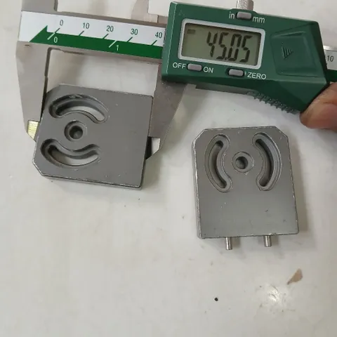 cặp pad trục xoay rãnh hạt đậu xoay giữ vị trí tháo máy nhôm anode