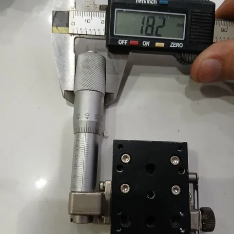 [panme lớn - 25mm] bộ trượt 40x80 panme tinh chỉnh 0.01 loại lớn hành trình 25mm có vạch có khóa vị trí