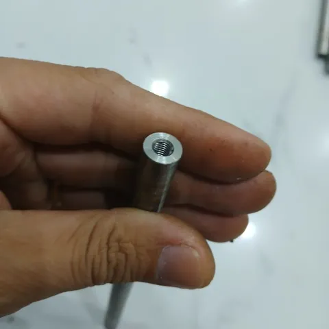 trục sắt, inox phi 10 2 lỗ ren M5 tháo máy bao chuẩn bao thẳng