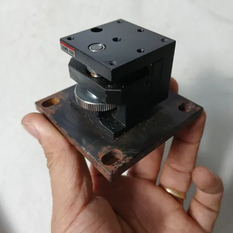 [standa sigmakoki] bộ nâng hạ standa vuông 40x40 hành trình 13mm