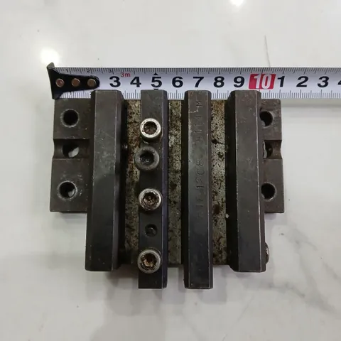 đài gá dao CNC ổ dao 3 rãnh 8.8mm tiện phay mini