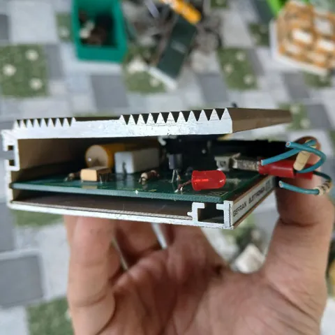 bo mạch gì đó tháo máy vỏ nhôm gts gefran fuse 1A 5V 32V