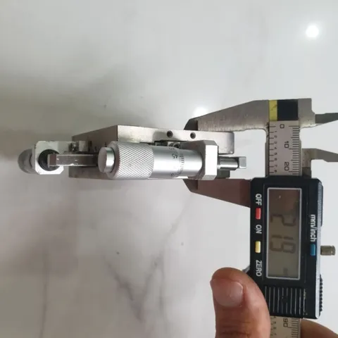 bàn trượt xy tinh chỉnh 60x60 thép trắng panme 0.01mm