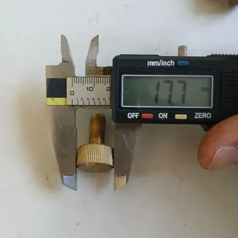 núm vặn siết vị trí ốc đồng M8x0.75
