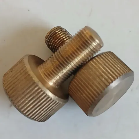 núm vặn siết vị trí ốc đồng M8x0.75