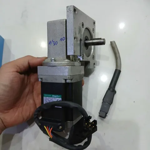 động cơ step kèm giảm tốc bánh răng trục vít motovario italy 1/15 1/30 trục 10 11