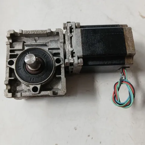động cơ step kèm giảm tốc bánh răng trục vít motovario italy 1/15 1/30 trục 10 11