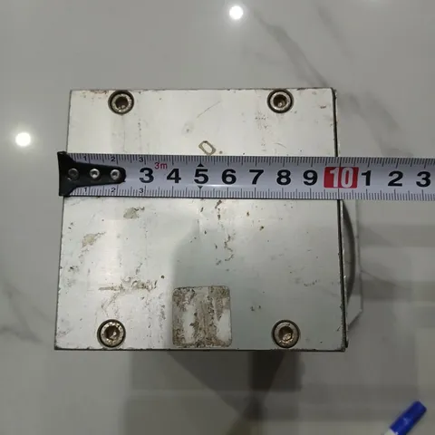 hộp nhôm có lỗ dày 11mm rãnh hạt đậu chỉnh góc xoay chế đầu tiện phay chống tâm