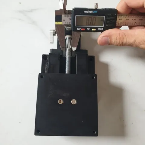 bàn trượt trục z mang cá vít me cơ phi 10 bước 1 có khóa vị trí tinh chỉnh phay tiện camera điện thoại vuông 80x80