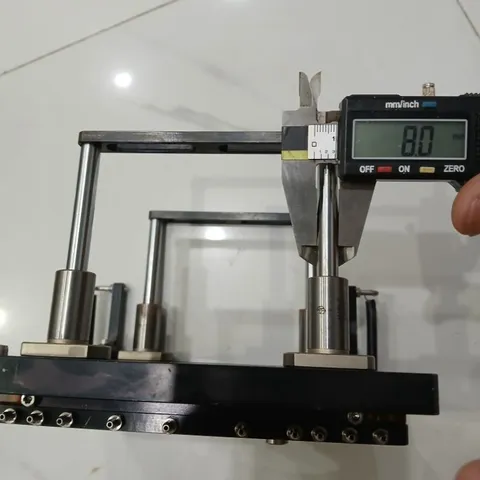 bộ khung nâng hạ ép dập có chốt định vị 4 trượt tròn misumi 8mm hành trình 52mm