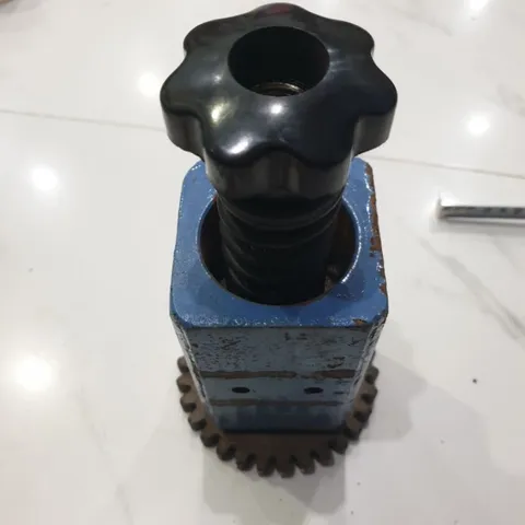 [5kg]cụm trục xoay bánh răng tay vặn hãm vòng bi 6004 trục phi 20