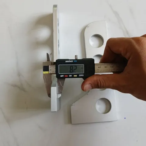 cặp ke nhôm dày 8mm kích thước 210x90mm sẵn lỗ ốc trục z hàn gọt cell pin