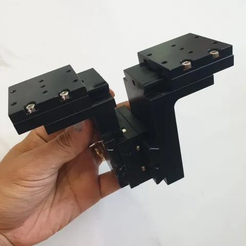 bộ căn chỉnh đồng tâm mang cá 3 trục xyz nhôm anode đen