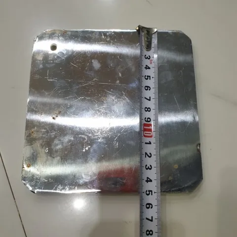 tấm thép trắng kích thước 150x150x10mm chế bàn gọt cell pin