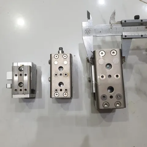 cặp xi lanh SMC MXQ ray trượt thép chế trụ hàn cell pin 18650