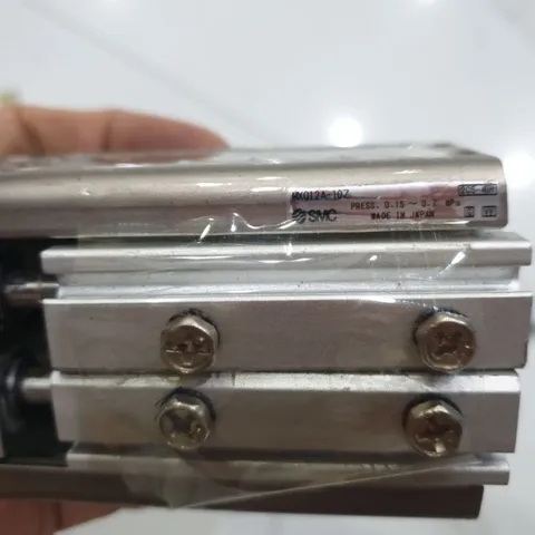 cặp xi lanh SMC MXQ ray trượt thép chế trụ hàn cell pin 18650