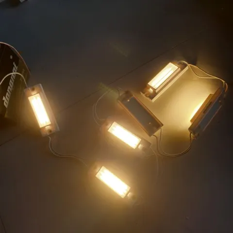 đèn led 12V đúc chống nước hồ thủy sinh có tản sáng ambassador canada