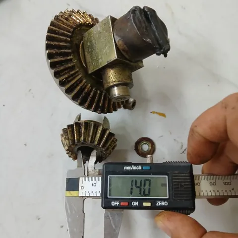 bộ truyền động thép vuông góc 2 bánh răng côn tỉ lệ 1:2 trục 14 20 chế vi sai hộp số chuyển góc