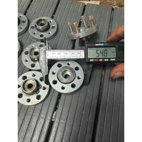 mặt bích lắp trục ốc M7 sắt dày 8mm đường kính 55mm